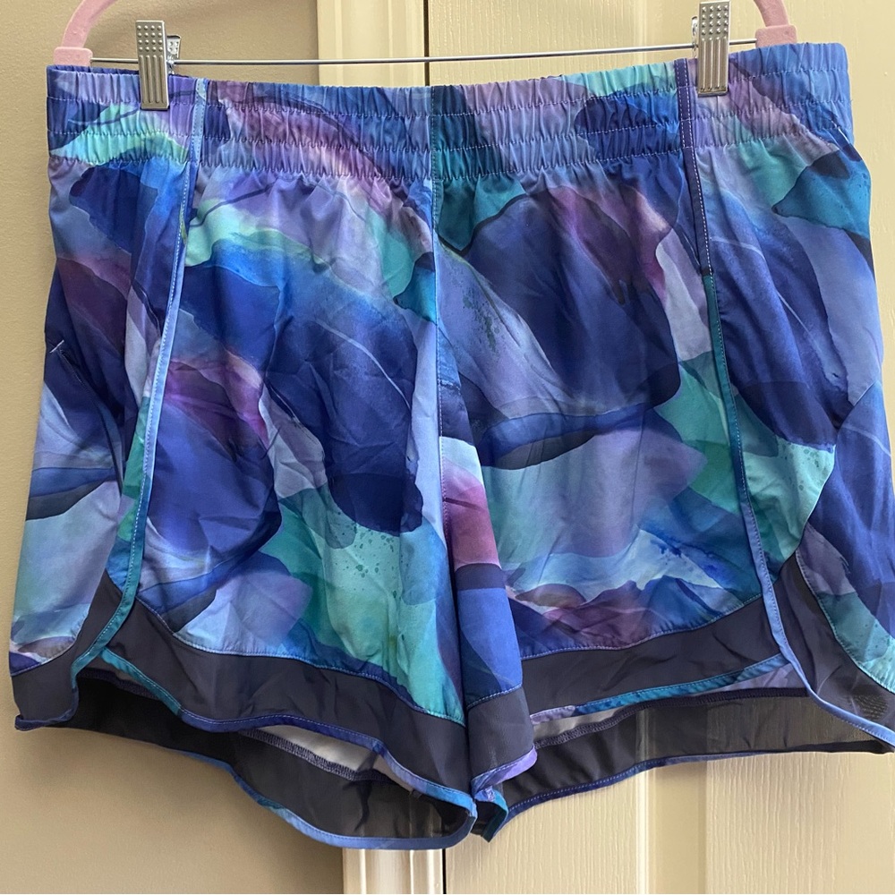 Athleta Mesh Racer 4” Watercolor print shorts